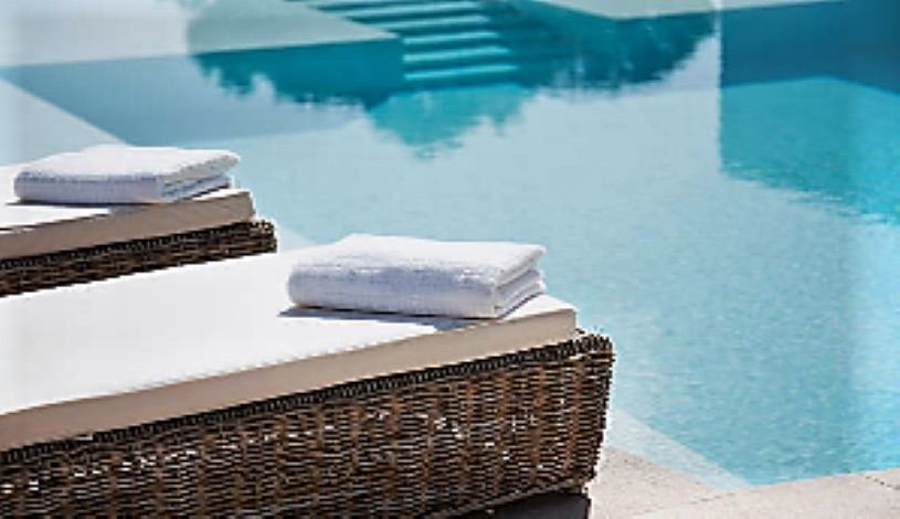 Resort Style Pool Features for Your Backyard