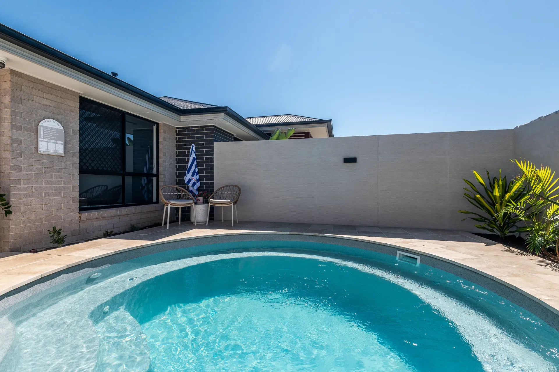 Infinity Round 4m fibreglass pool in Silver Mist, Alexandra Hills — MFP Easy installation
