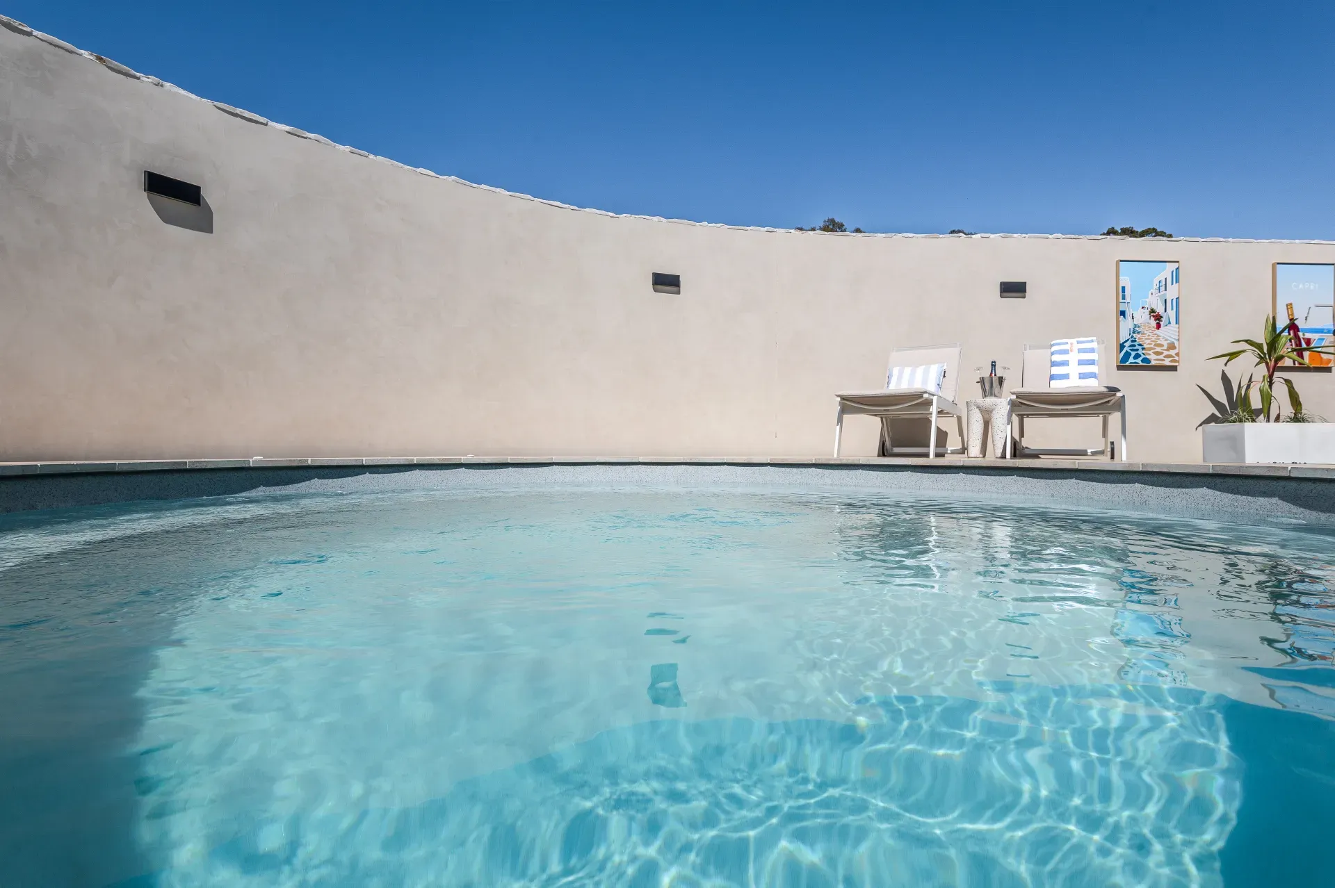 Infinity Round 4m fibreglass pool in Silver Mist, Alexandra Hills — MFP Easy installation