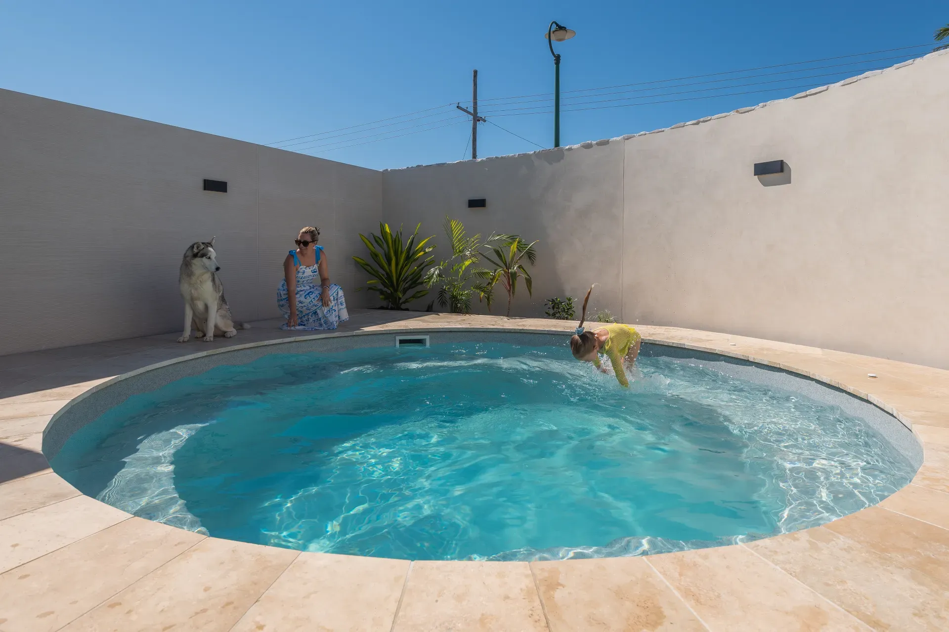 Infinity Round 4m fibreglass pool in Silver Mist, Alexandra Hills — MFP Easy installation