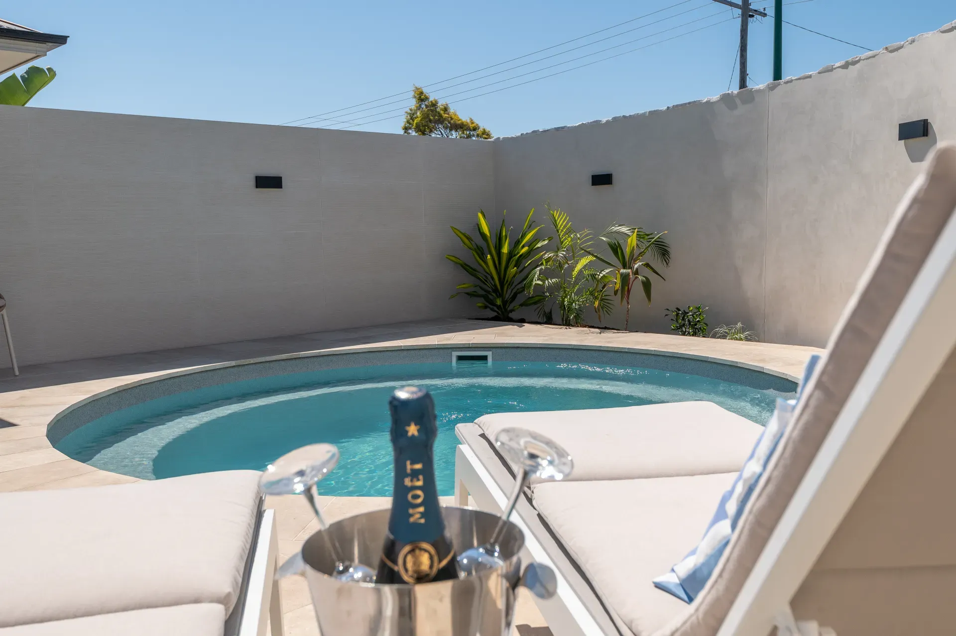 Infinity Round 4m fibreglass pool in Silver Mist, Alexandra Hills — MFP Easy installation